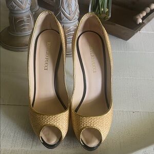 Emilio Pucci Woven Gold-Tone Peep-Toe Pumps